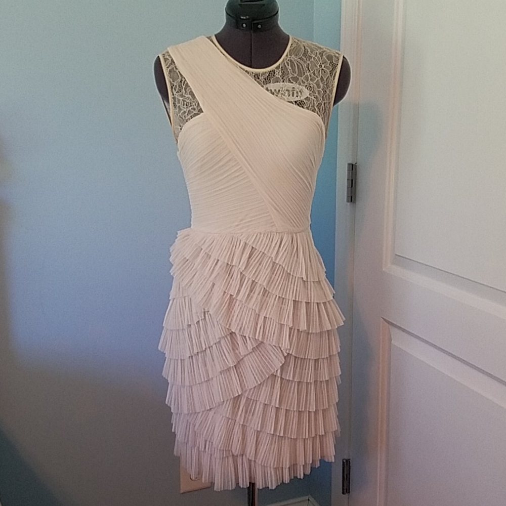BCBG MAXAZRIA cream dress